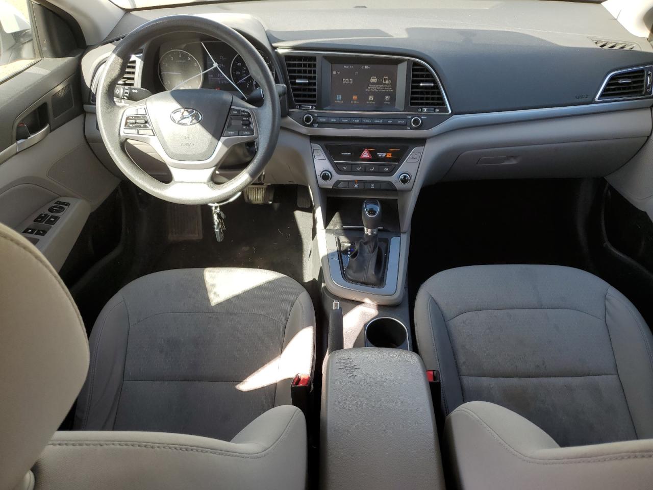 2017 Hyundai Elantra - Image 8