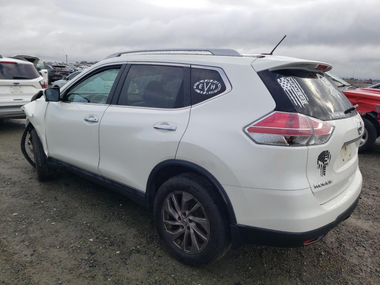 2015 Nissan Rogue - Image 2