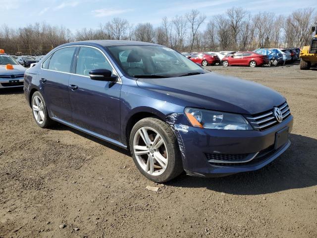 Sedans VOLKSWAGEN PASSAT 2014 Granatowy