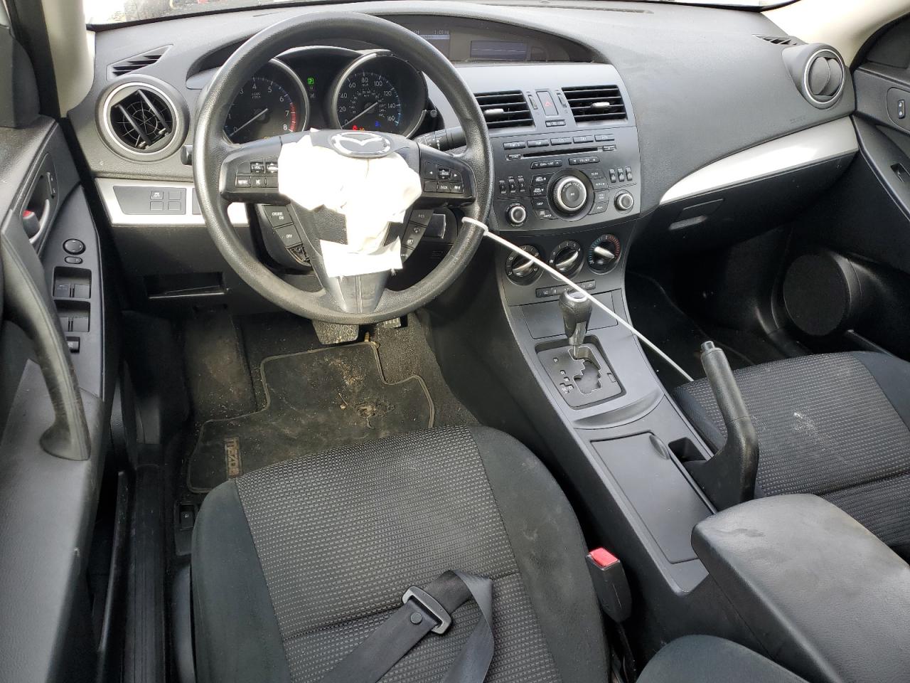 2013 Mazda 3 - Image 8