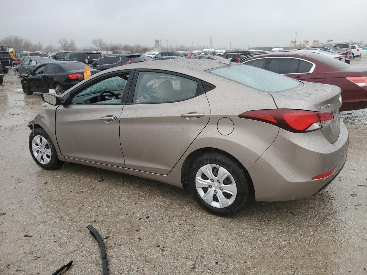 2016 Hyundai Elantra - Image 2