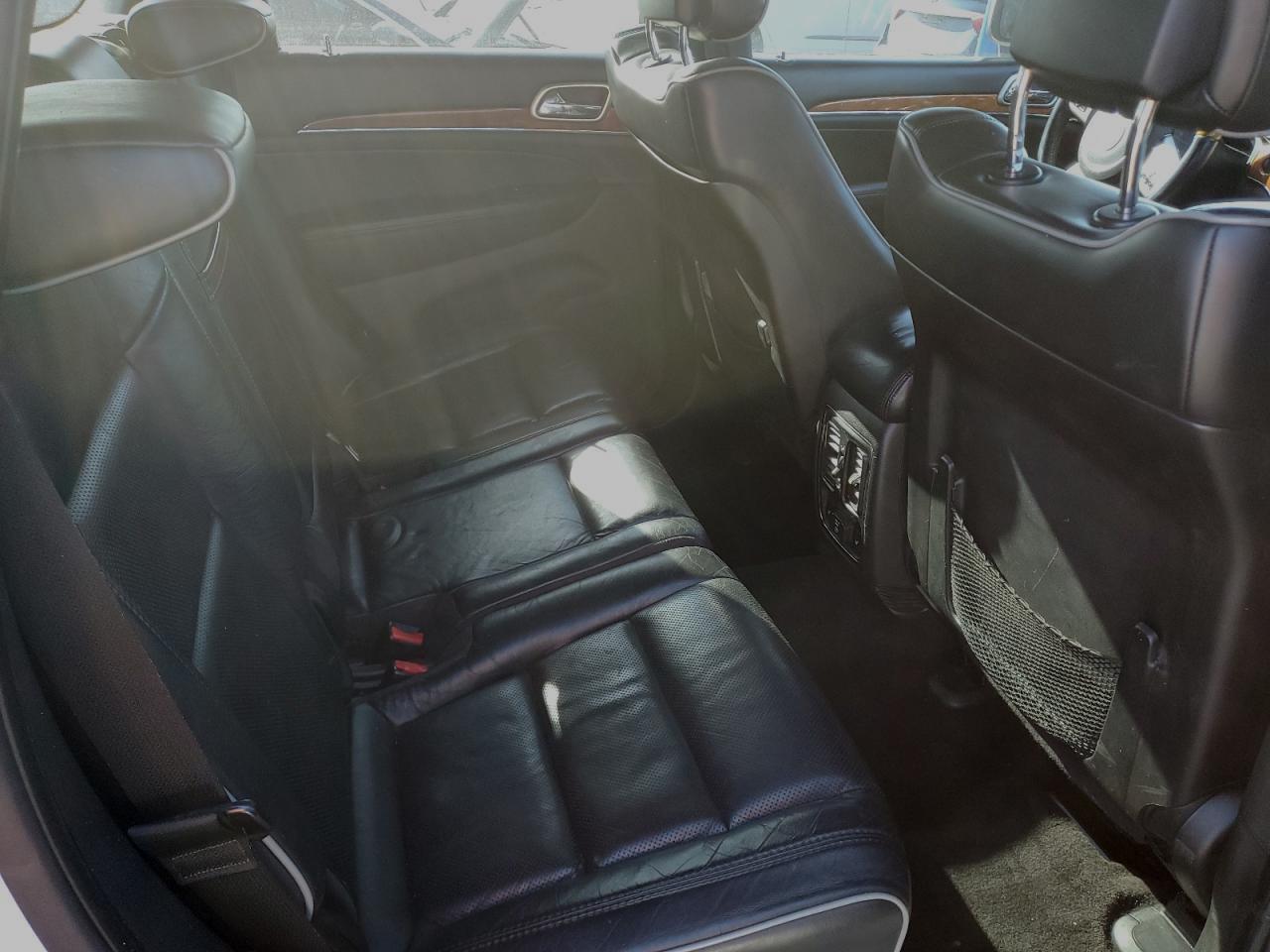 2011 Jeep Grand Cherokee - Image 11