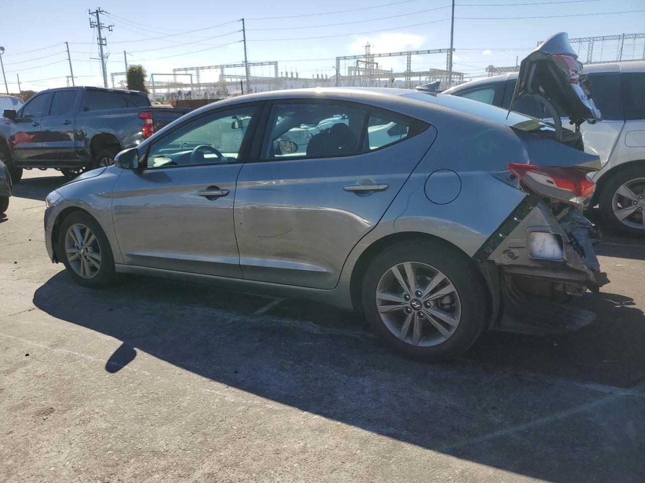 2018 Hyundai Elantra - Image 2