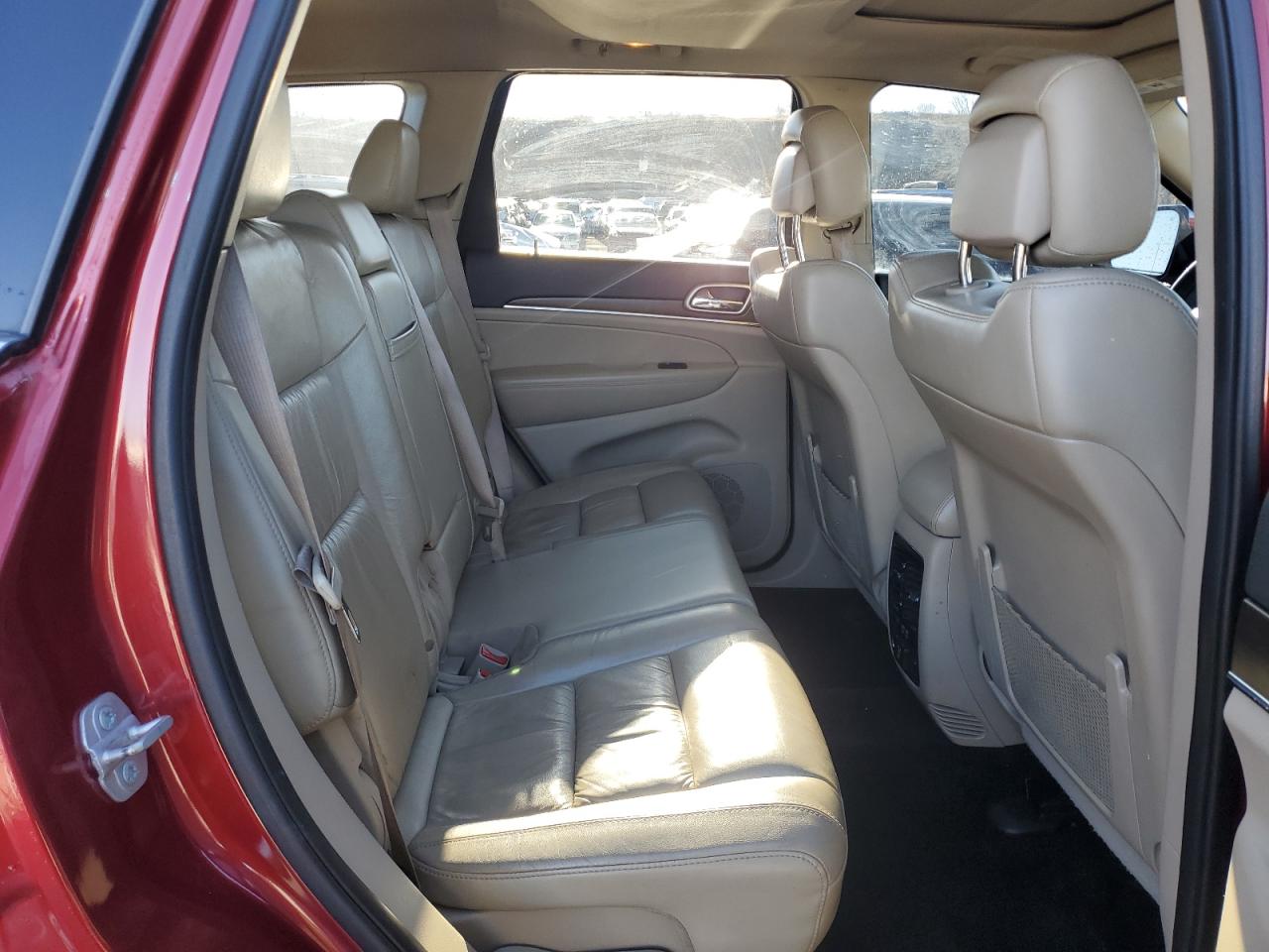 2015 Jeep Grand Cherokee - Image 11