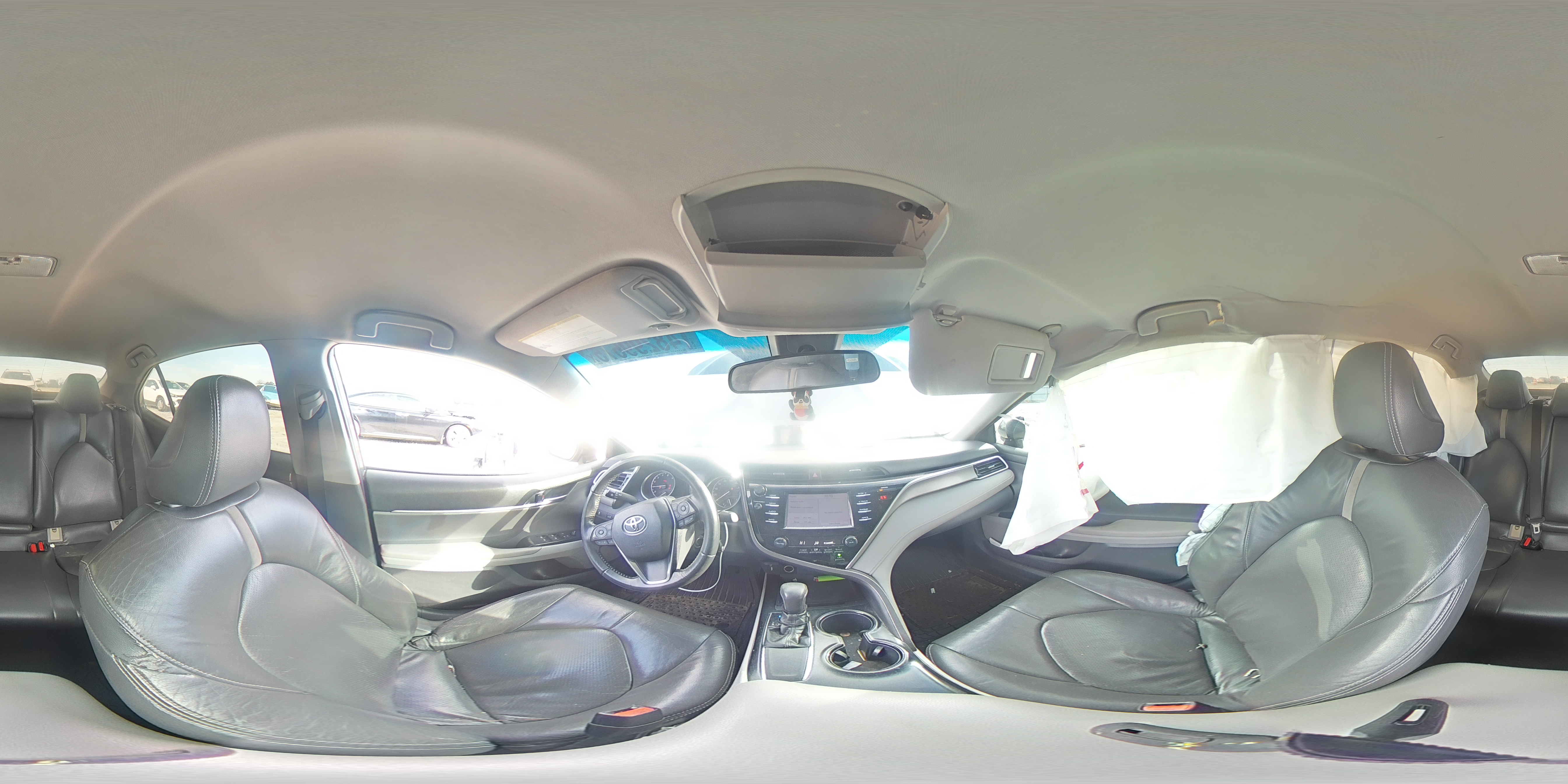 2018 Toyota Camry - Image 13