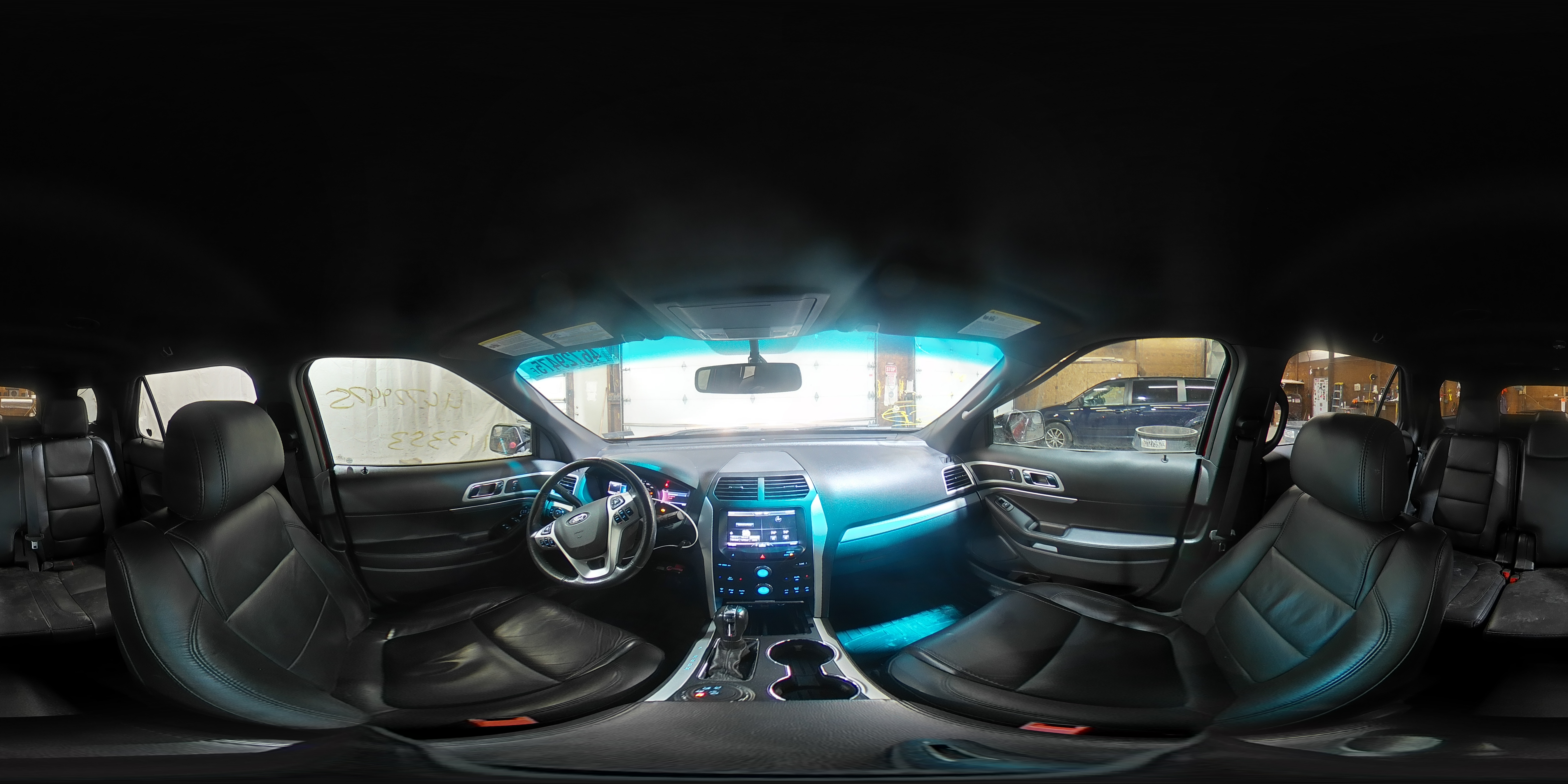2015 Ford Explorer - Image 13
