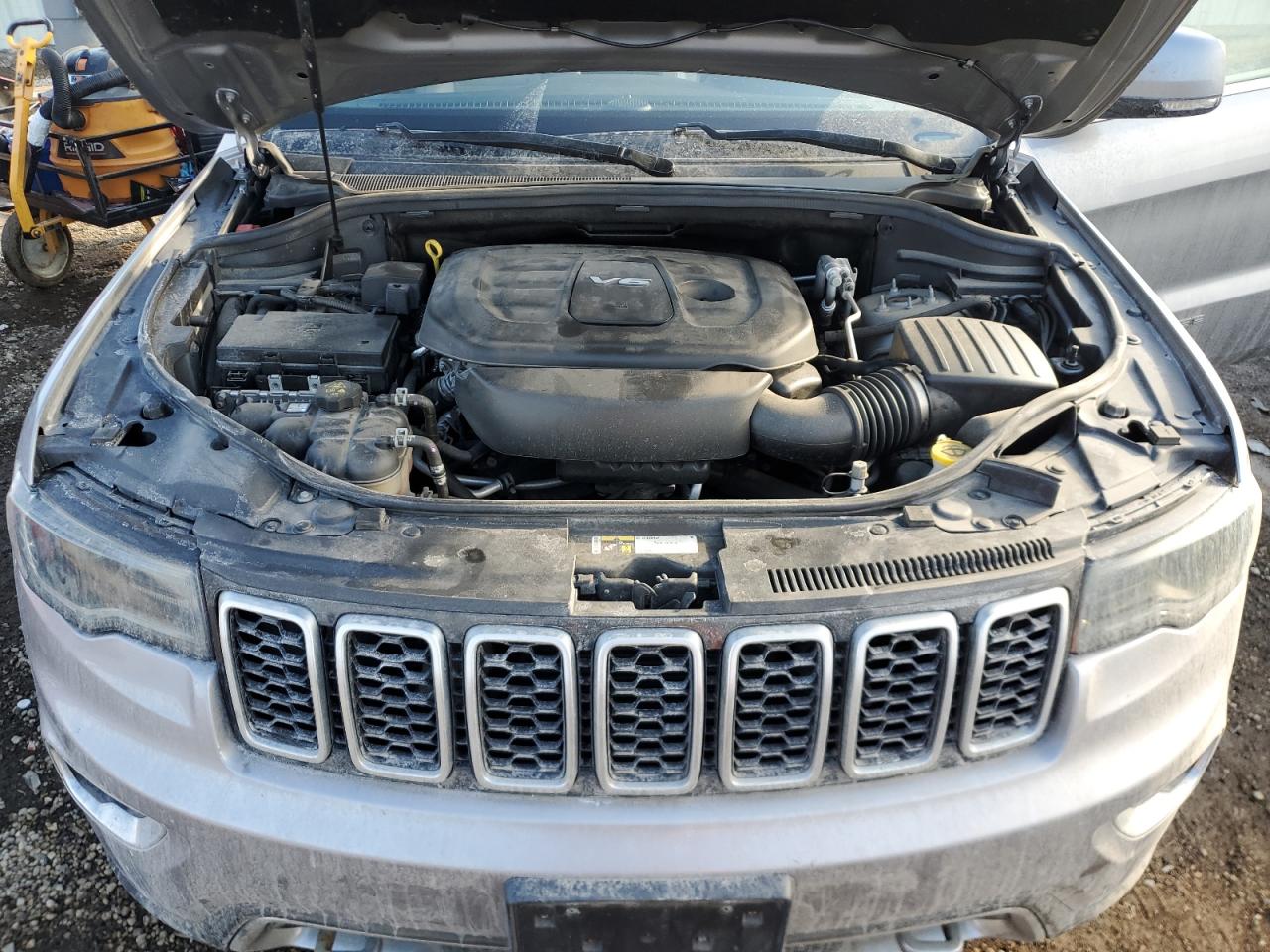 2018 Jeep Grand Cherokee - Image 12