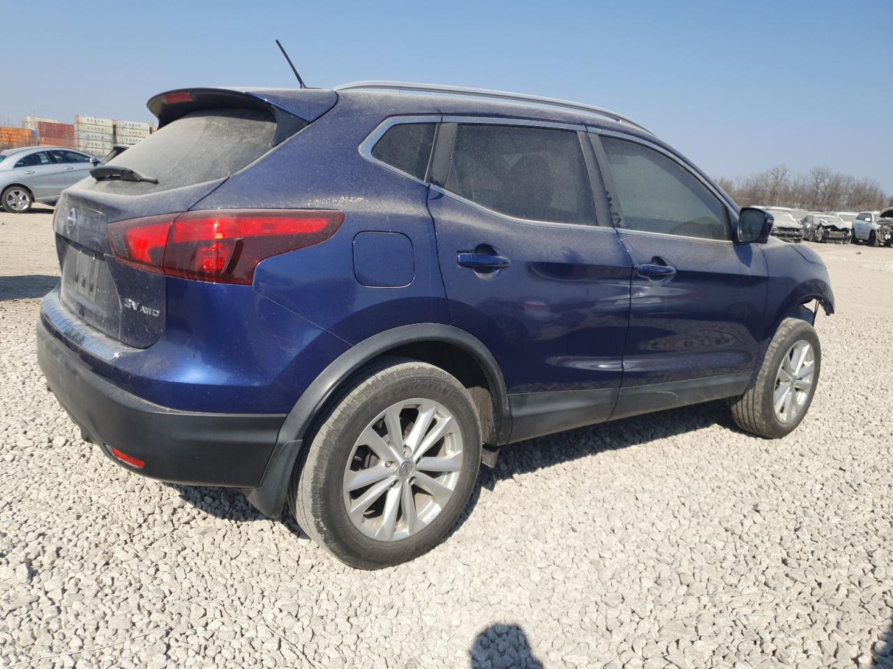JN1BJ1CR8HW112367 NISSAN ROGUE 2017