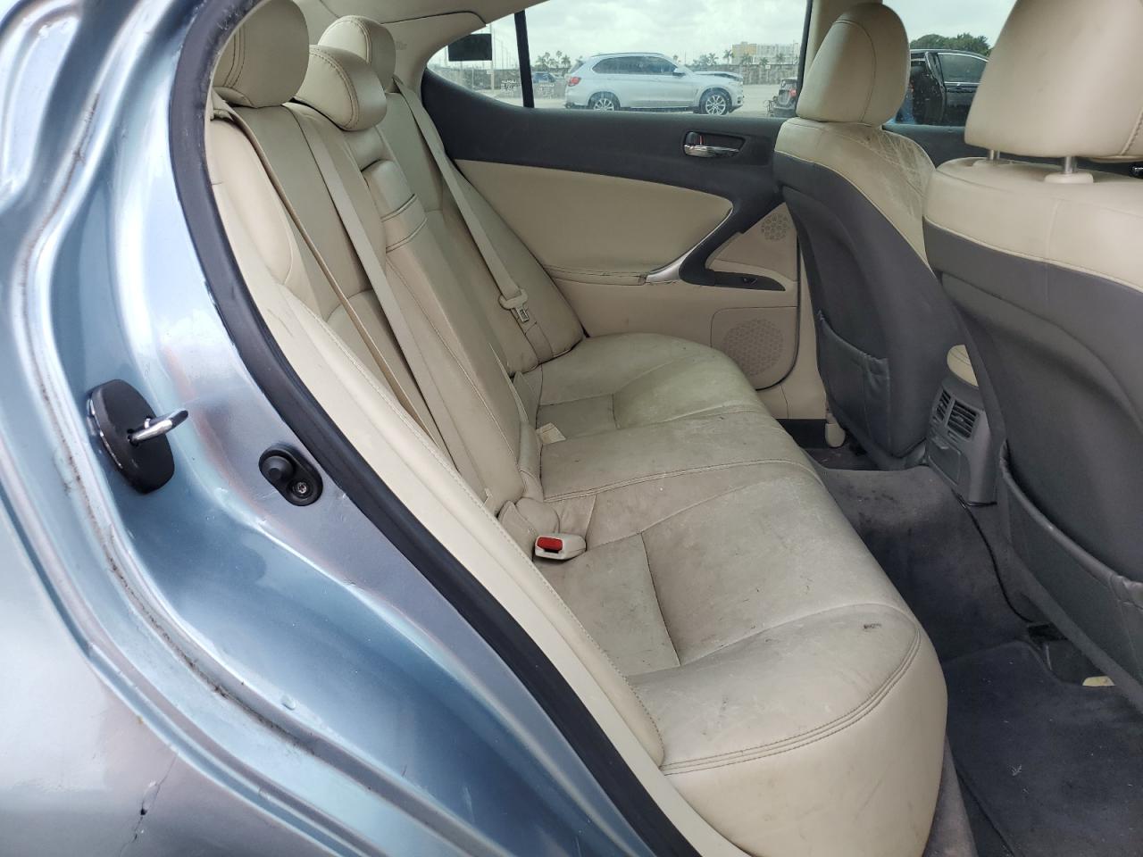2009 Lexus IS - Image 10