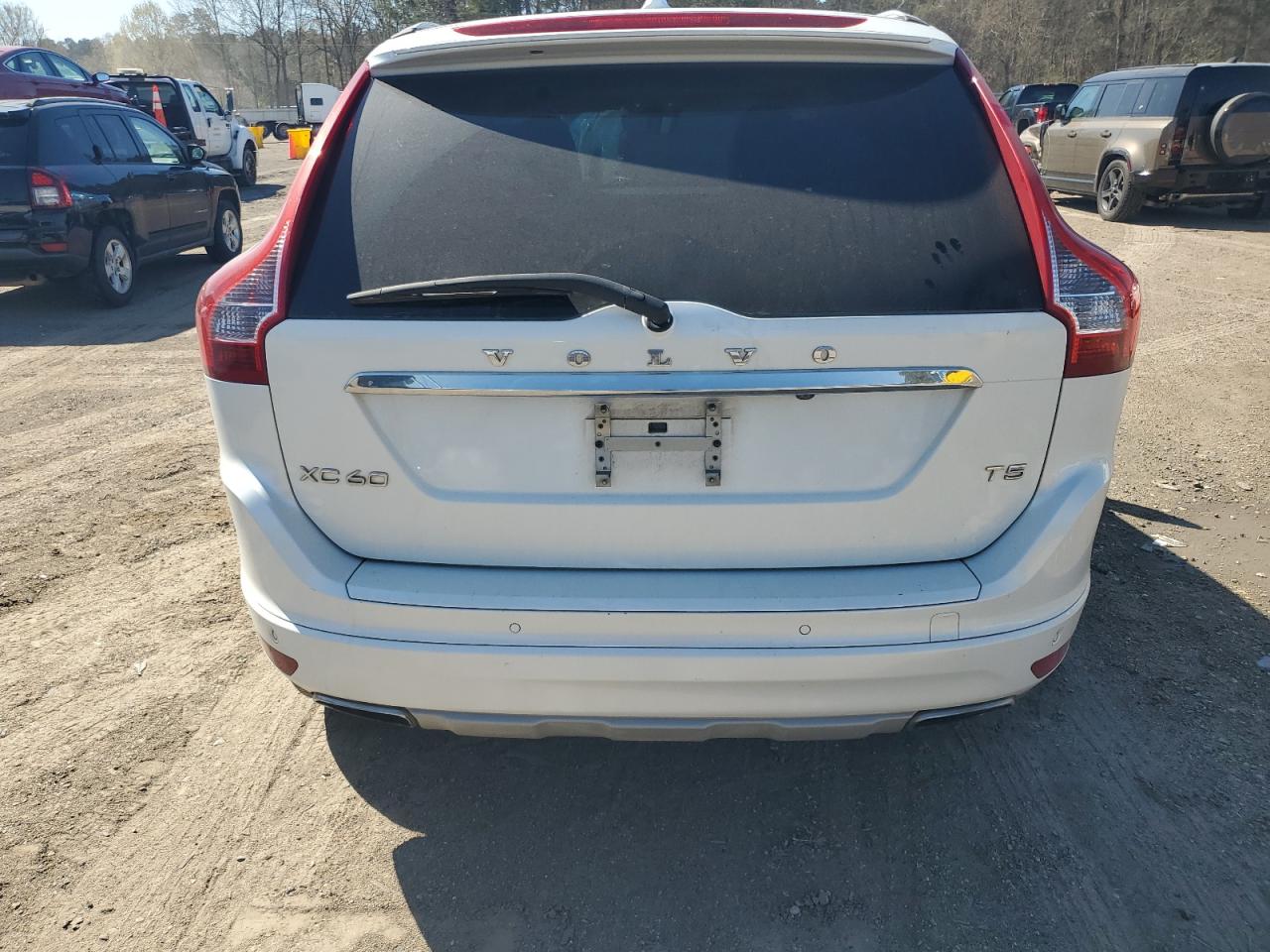 2017 Volvo XC60 - Image 6