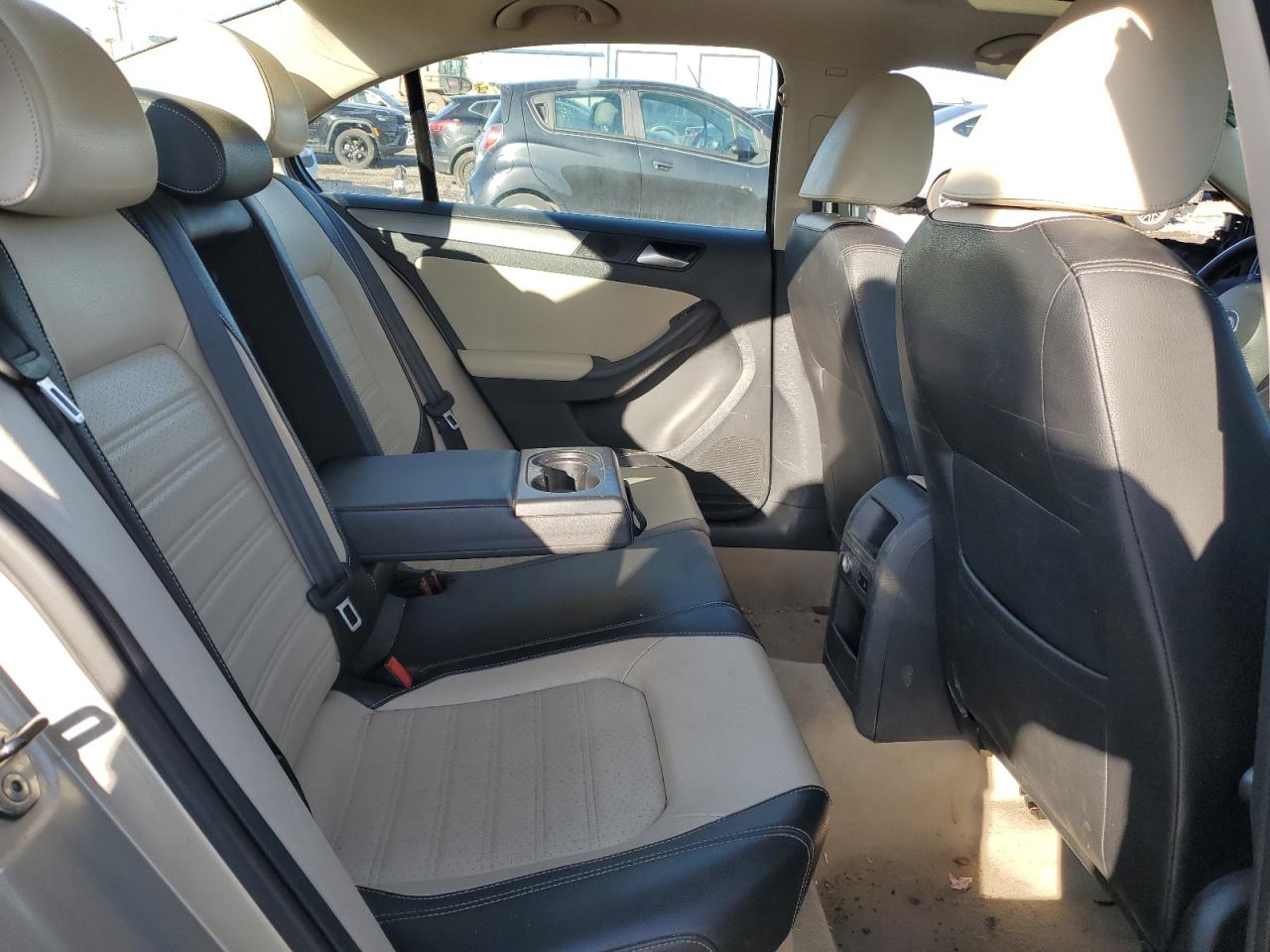 2014 Volkswagen Jetta - Image 10