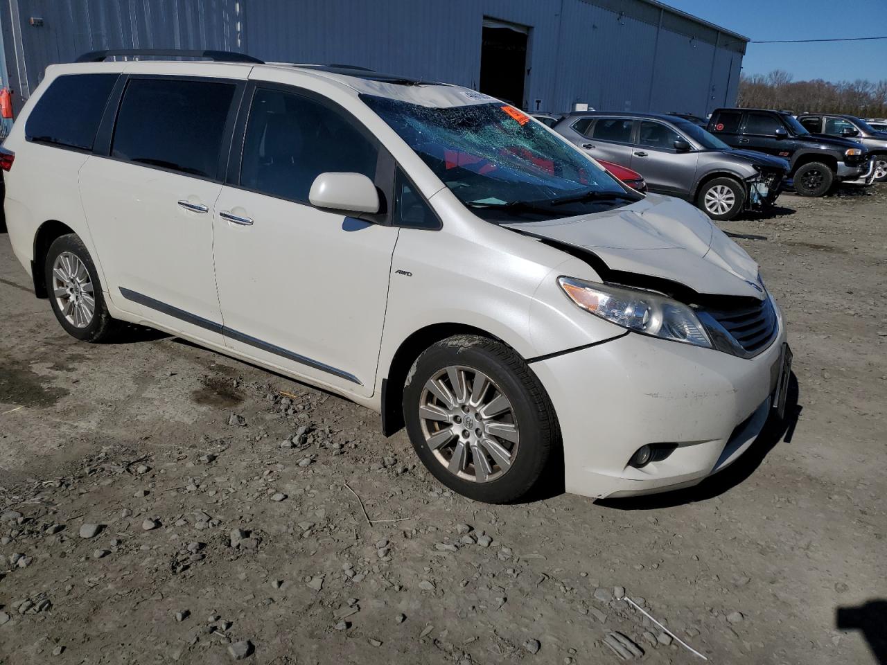 2017 Toyota Sienna - Image 4