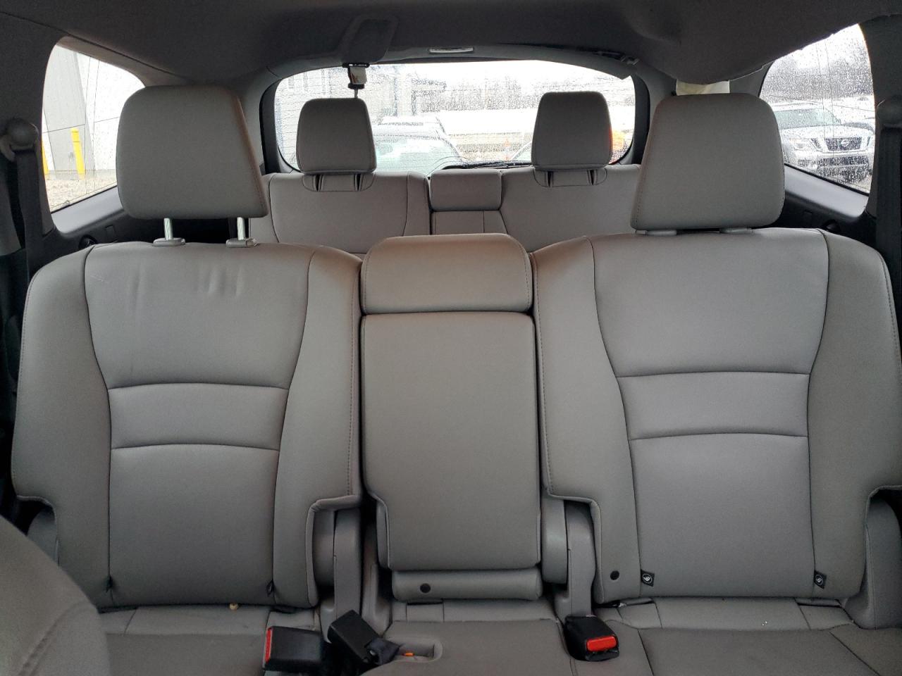 2017 Honda Pilot - Image 10