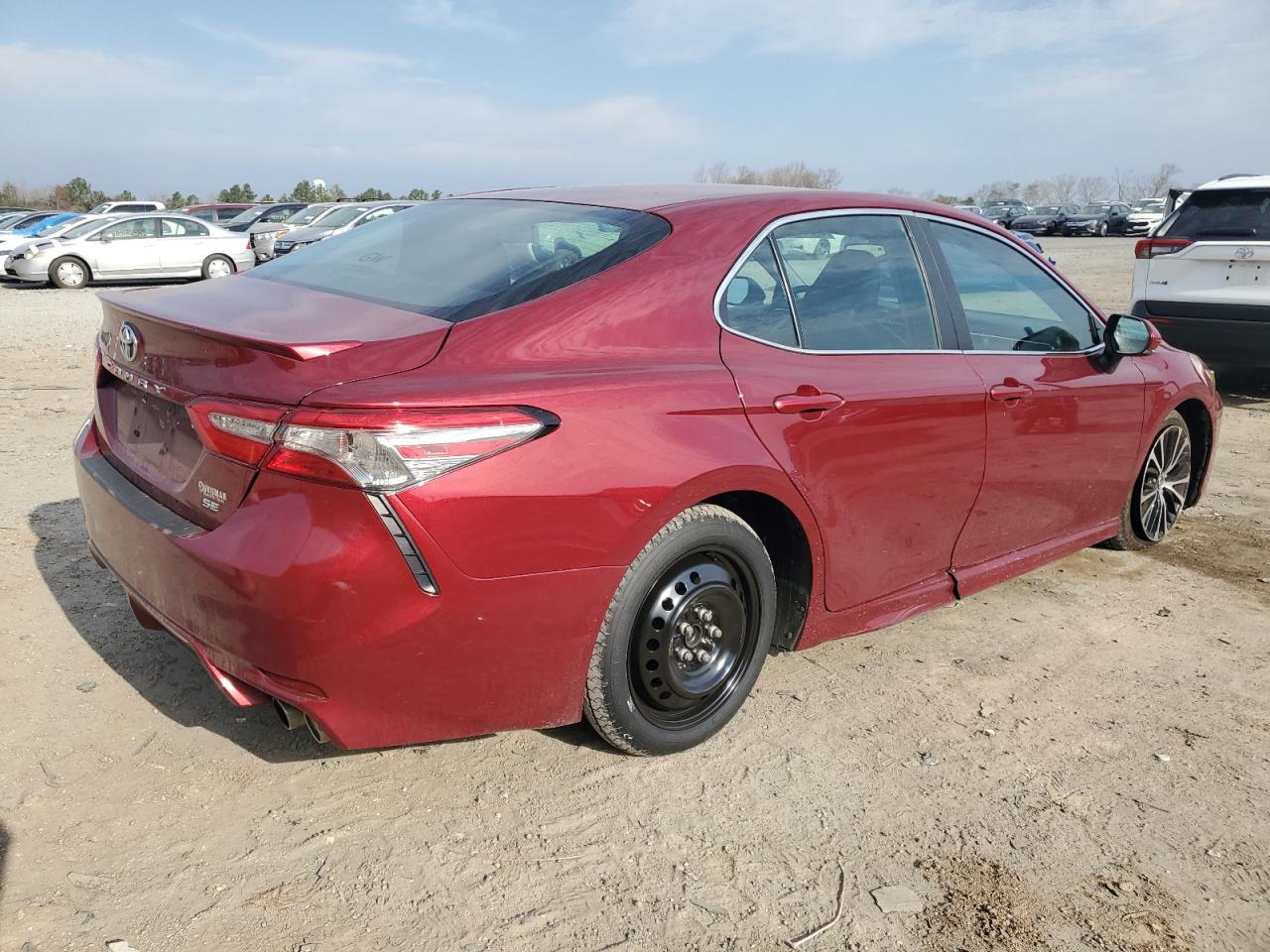 4T1B11HK1JU676867 TOYOTA CAMRY 2018