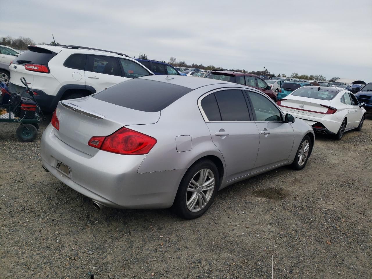 2015 Infiniti Q40 - Image 3