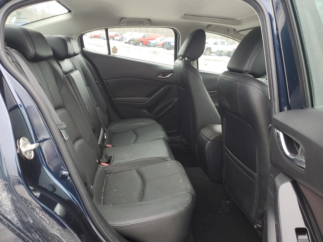 2017 Mazda 3 - Image 10
