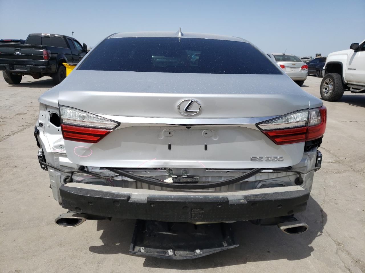 2017 Lexus ES - Image 6