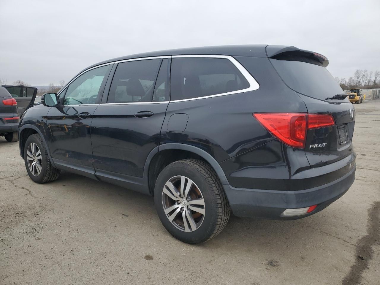 2016 Honda Pilot - Image 2