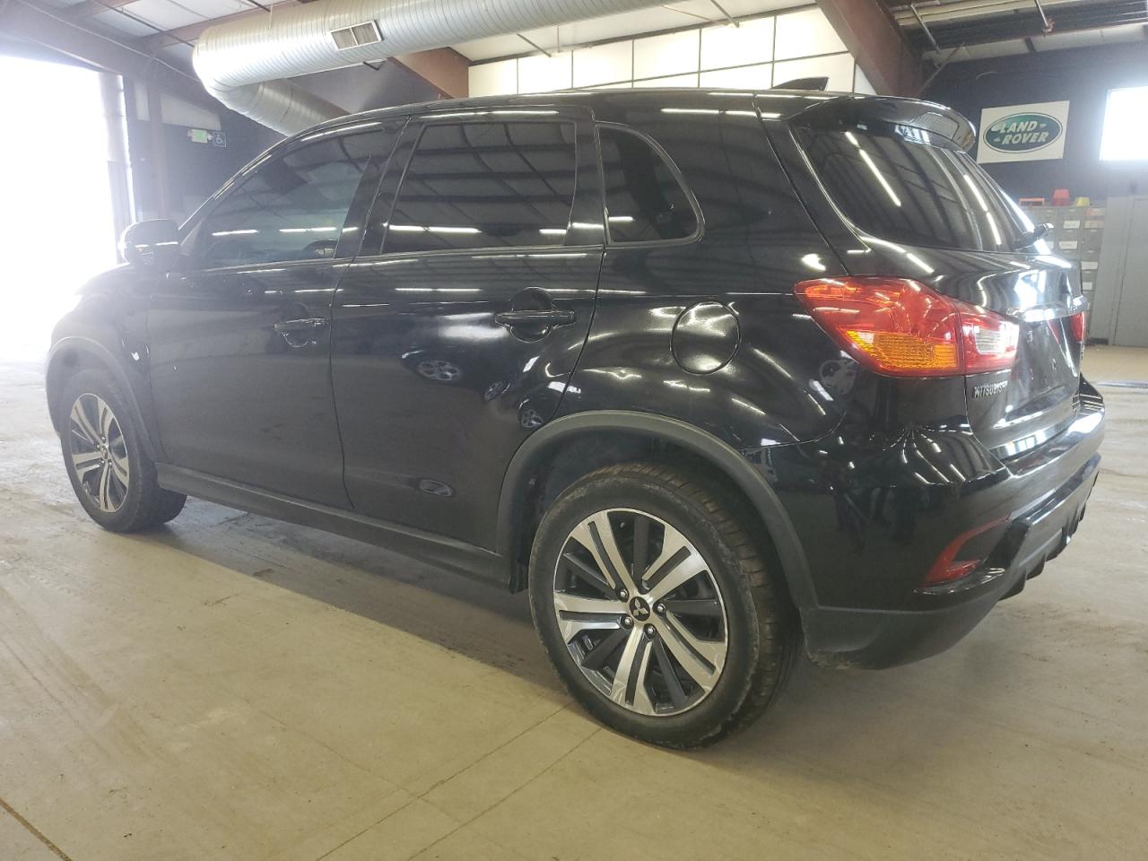 2019 Mitsubishi Outlander - Image 2