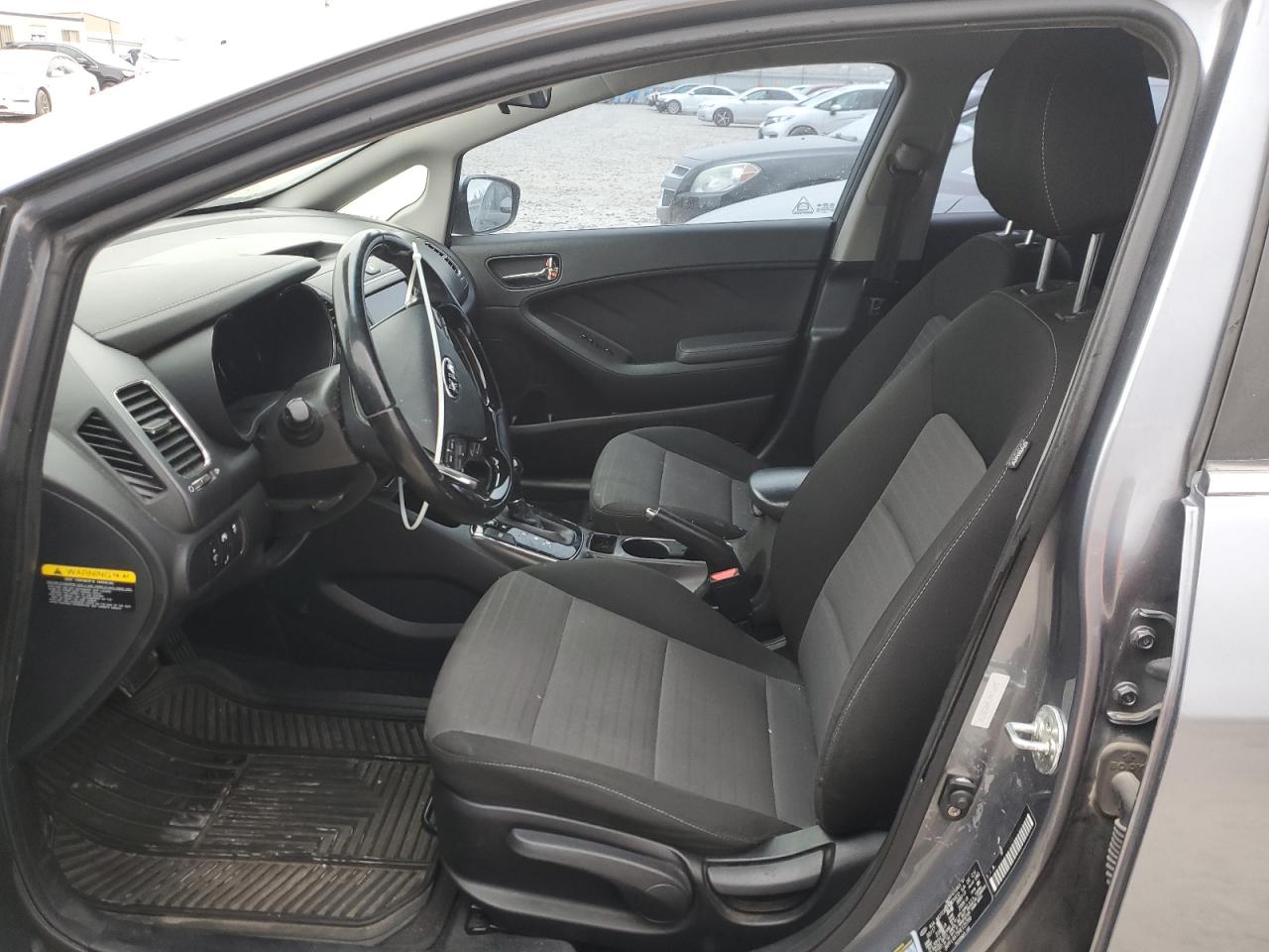 2017 Kia Forte - Image 7