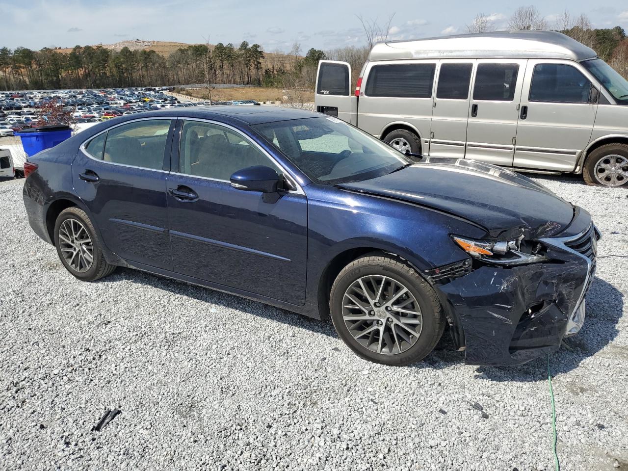 2016 Lexus ES - Image 4
