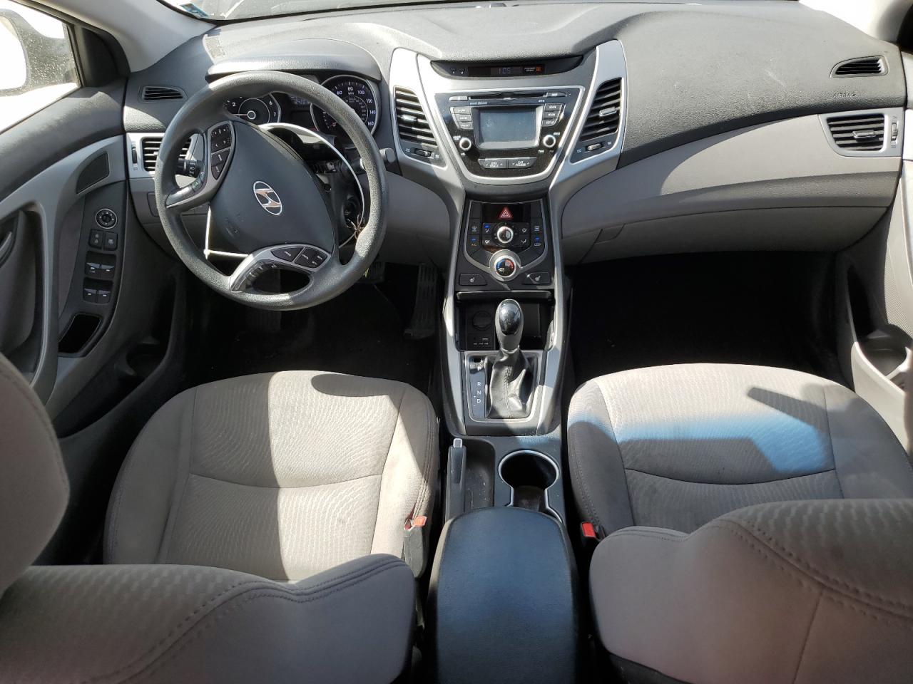 2014 Hyundai Elantra - Image 8