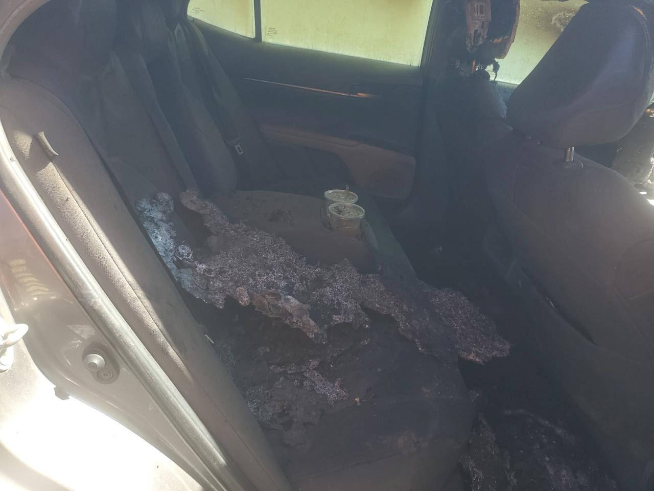 4T1B11HK6JU573623 TOYOTA CAMRY 2018