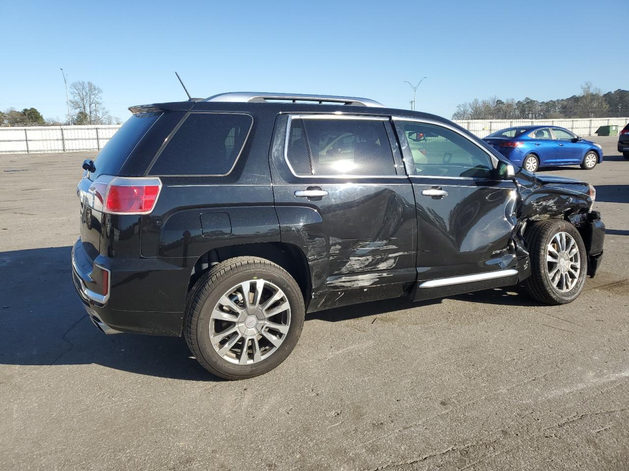 2017 GMC Terrain - Image 3