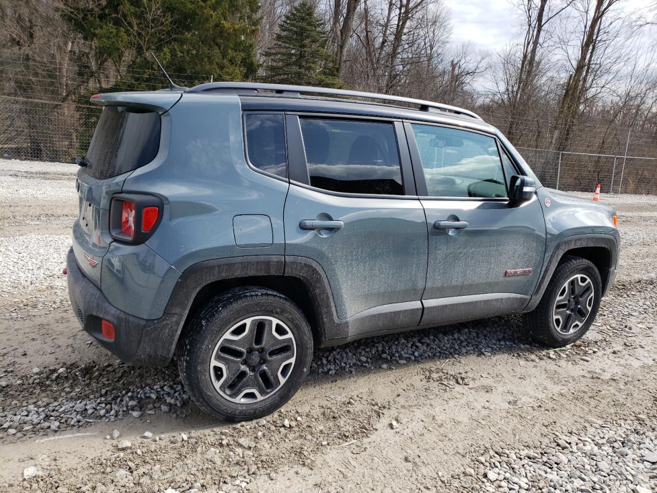 2015 Jeep Renegade - Image 3