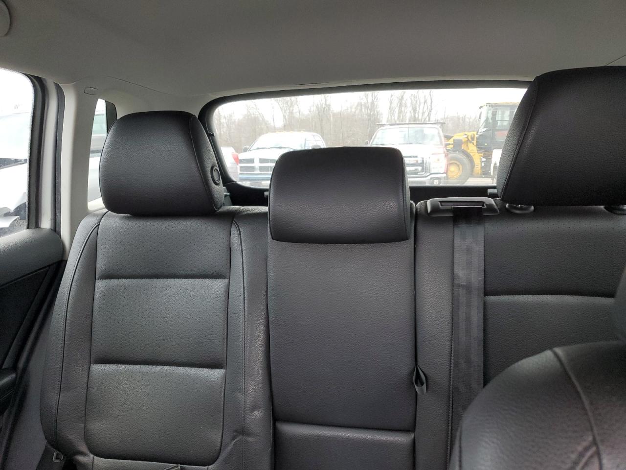 2017 Volkswagen Tiguan - Image 10