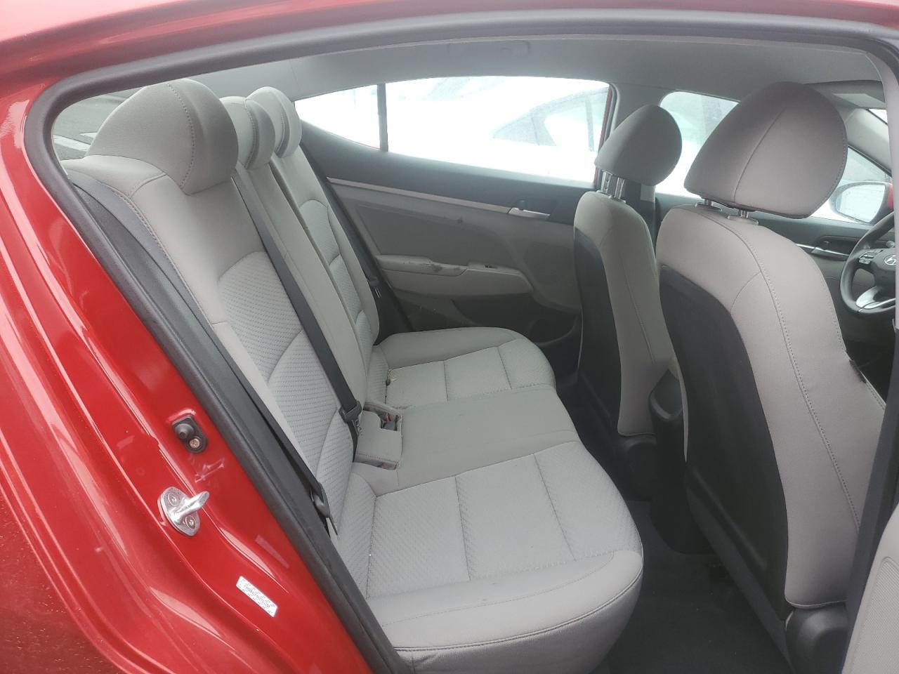 2019 Hyundai Elantra - Image 10