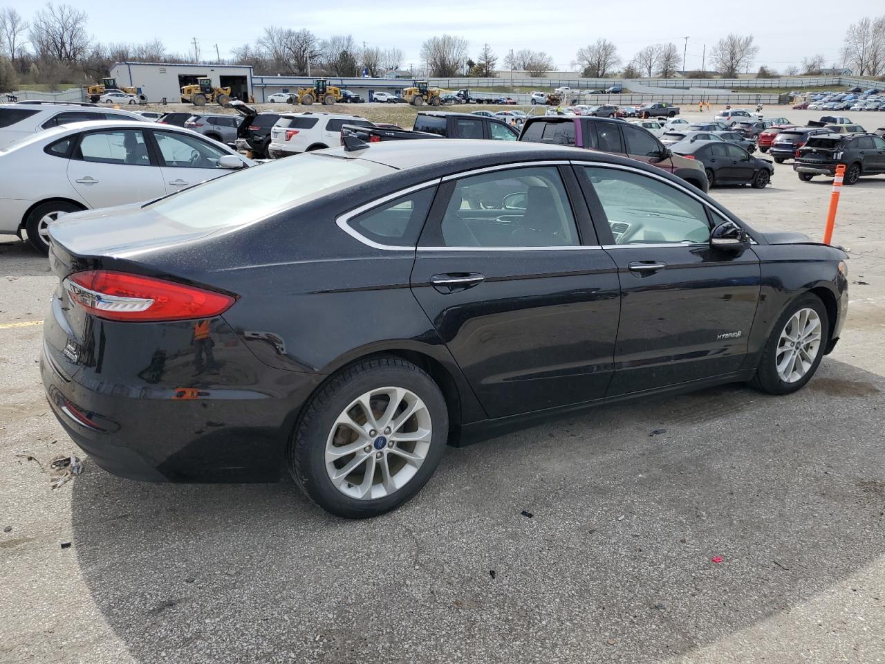 3FA6P0MU3KR180750 FORD FUSION 2019