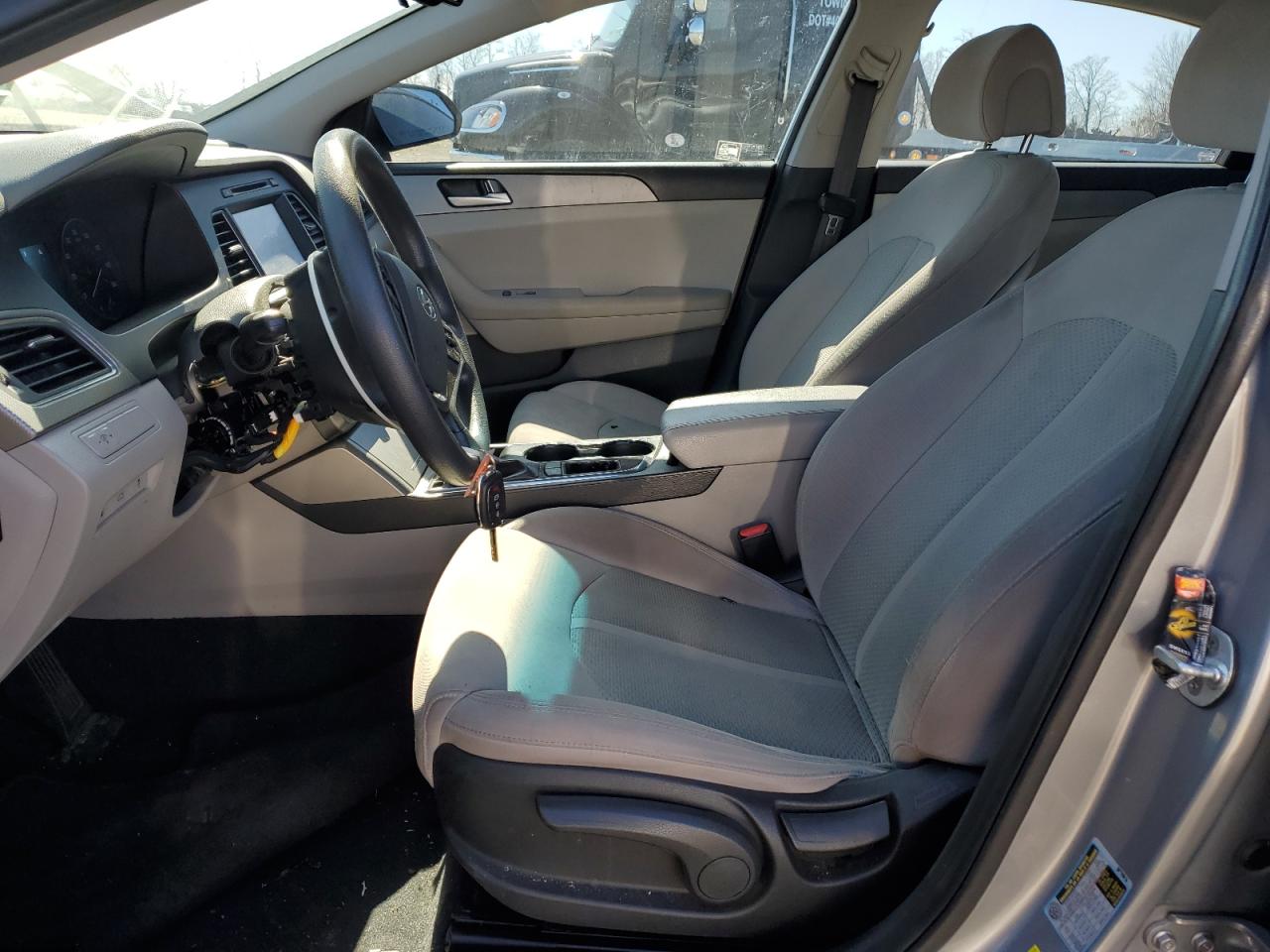 2016 Hyundai Sonata - Image 7