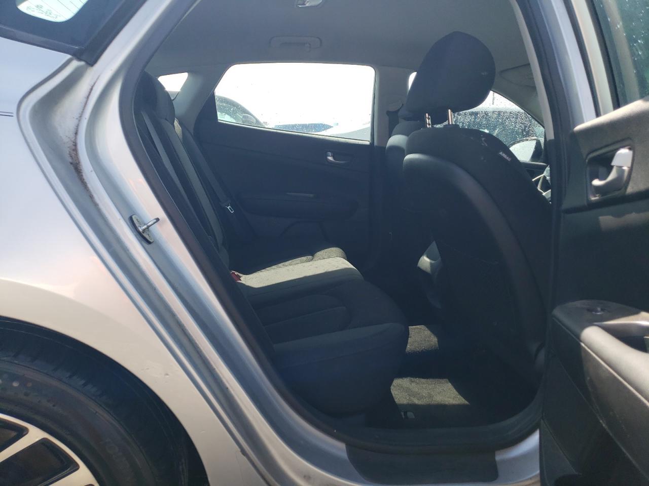 2019 Kia Optima - Image 10