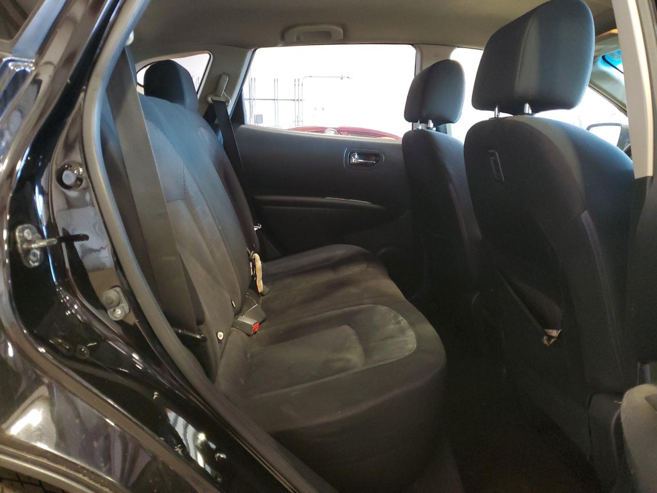 2015 Nissan Rogue - Image 11