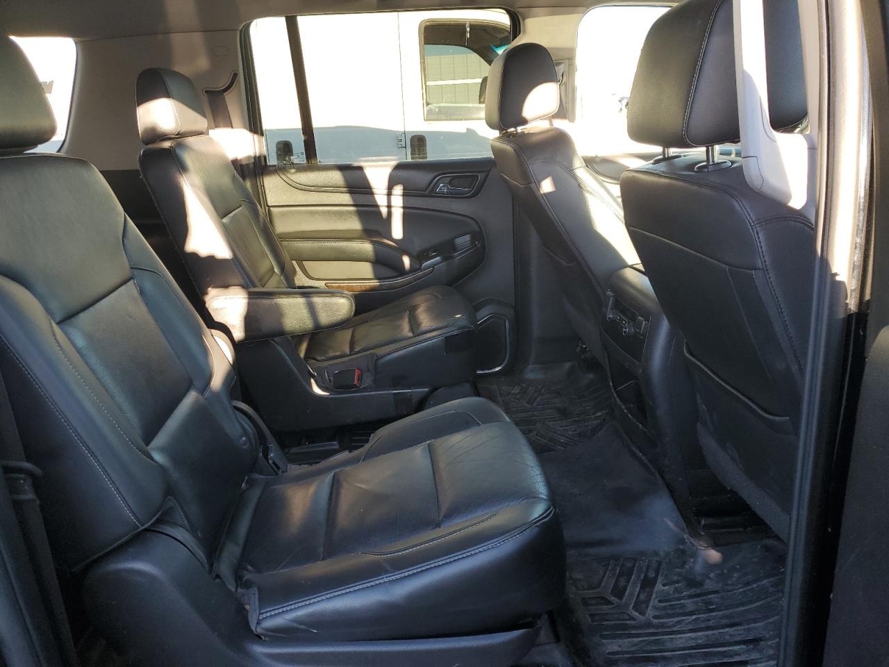 2016 Chevrolet Suburban - Image 11