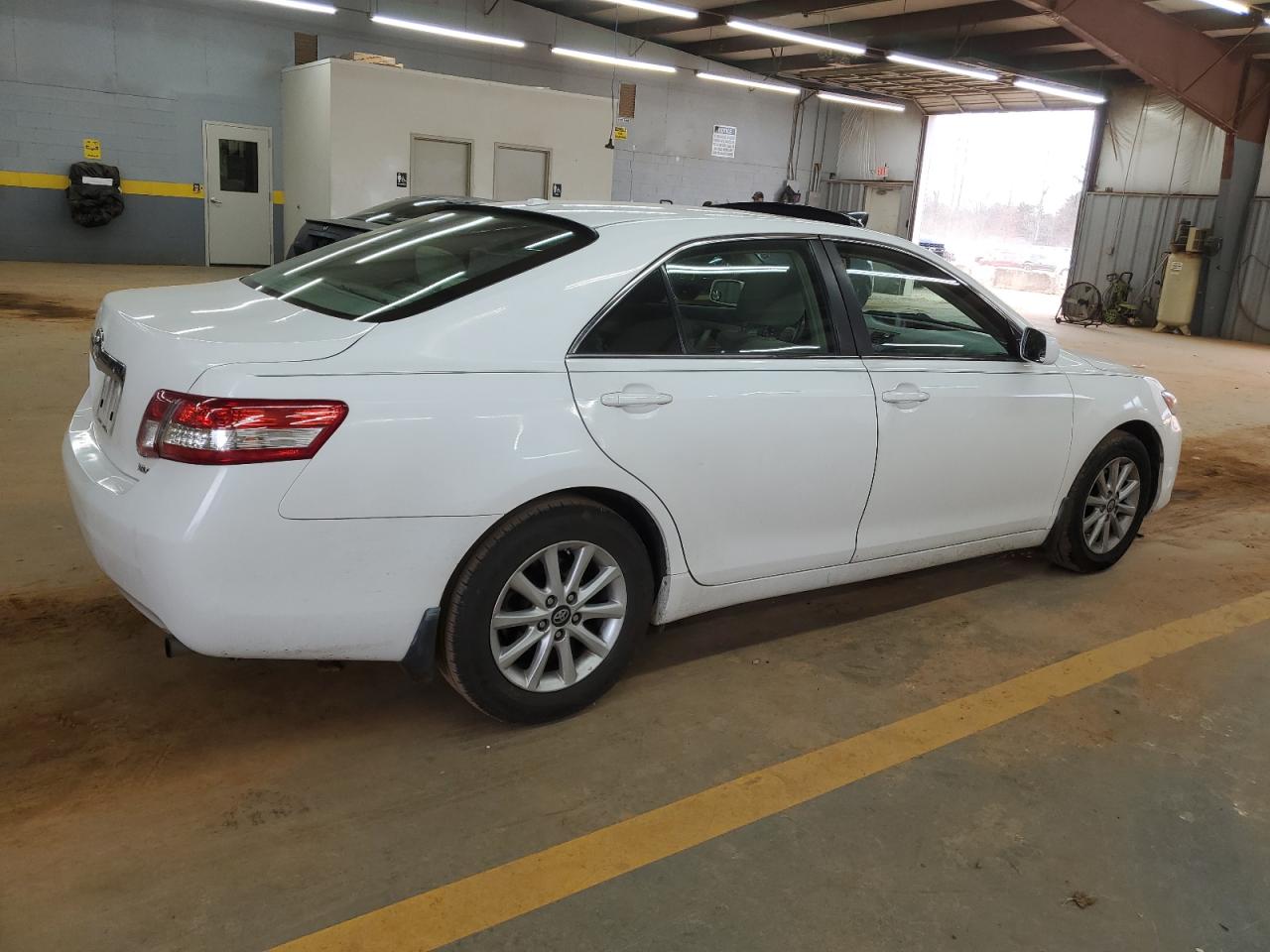 2011 Toyota Camry - Image 3