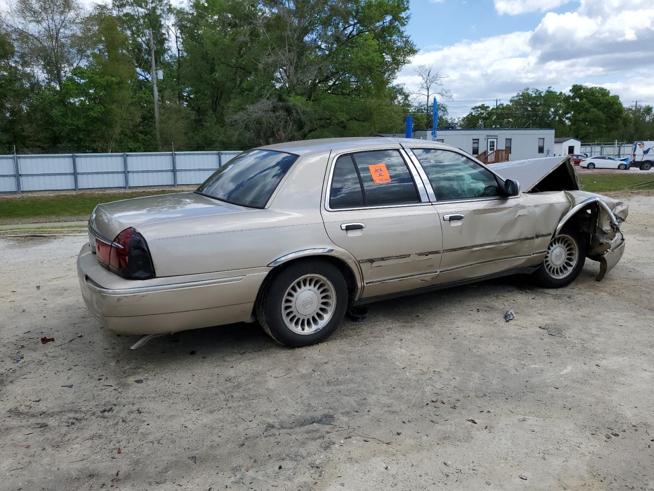 2000 Mercury Grand Marquis Ls cream null gasoline 2MEFM75W6YX619802 photo #4