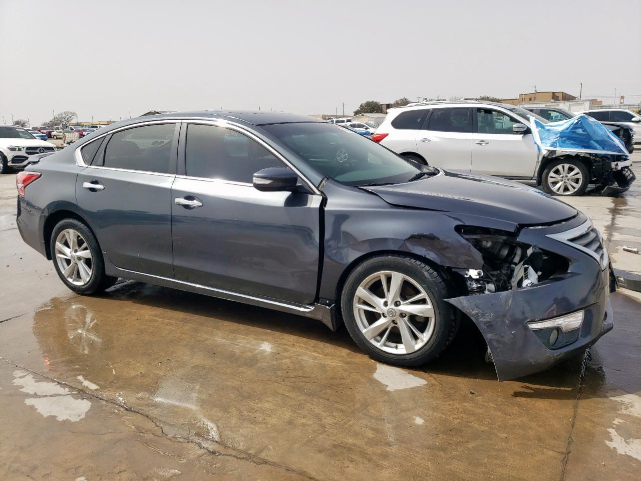2013 Nissan Altima - Image 4