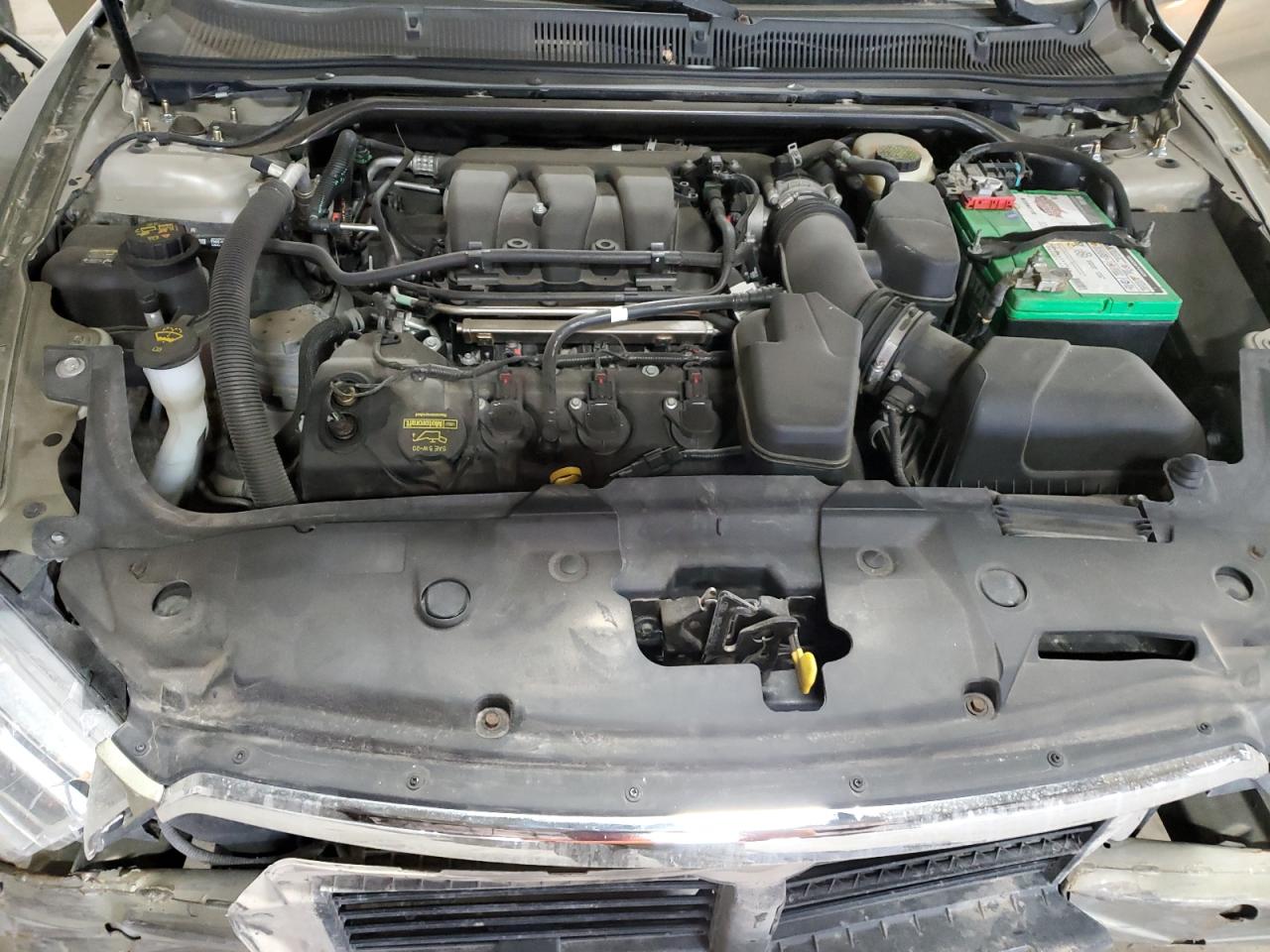 2013 Ford Taurus - Image 11