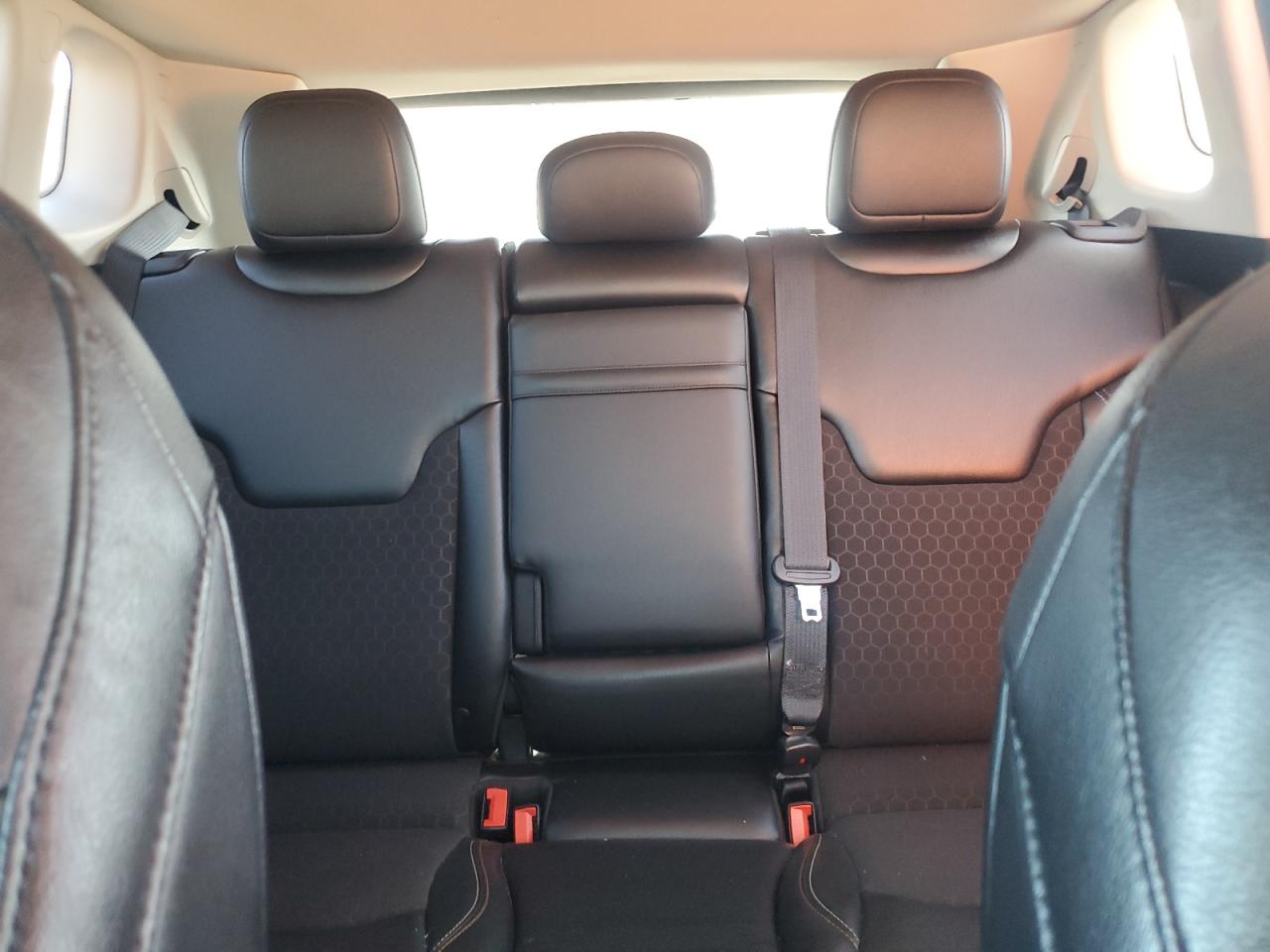 2018 Jeep Compass - Image 10