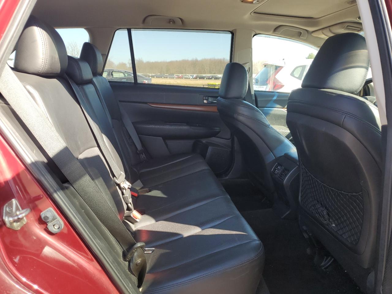 2014 Subaru Outback - Image 10