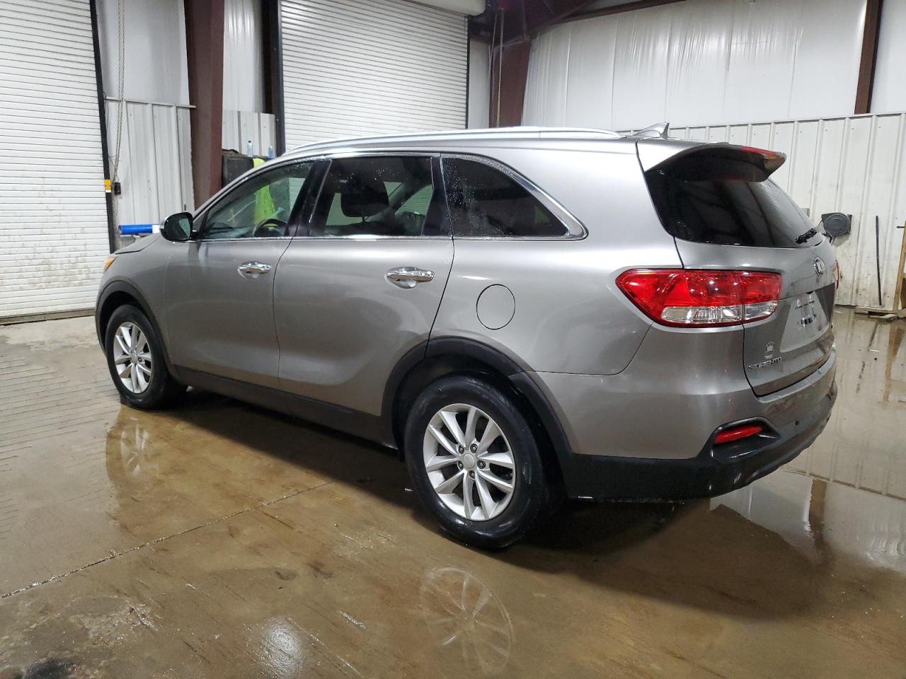 2017 Kia Sorento - Image 2