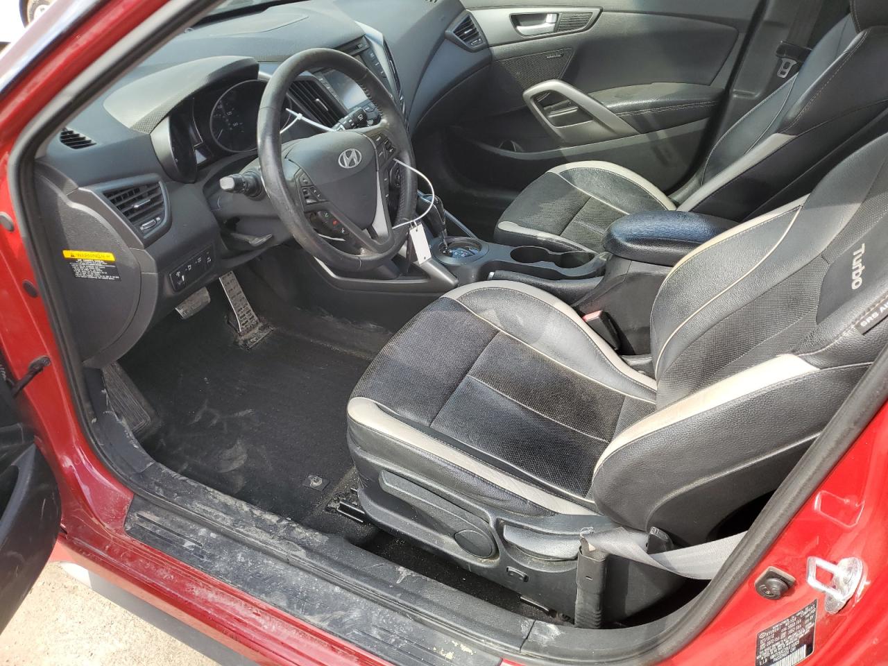 2013 Hyundai Veloster - Image 7