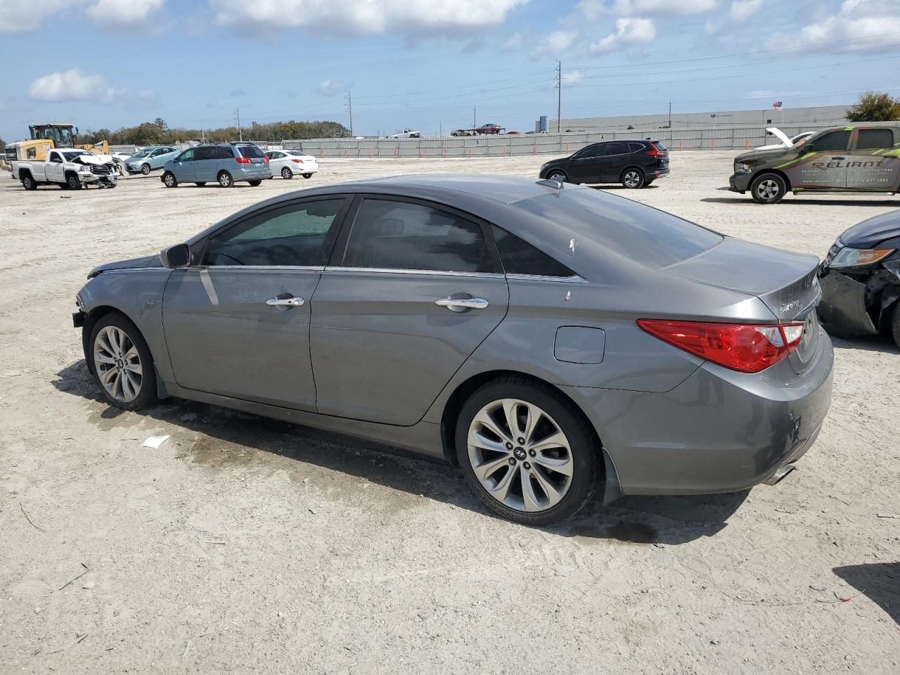 2012 Hyundai Sonata - Image 2