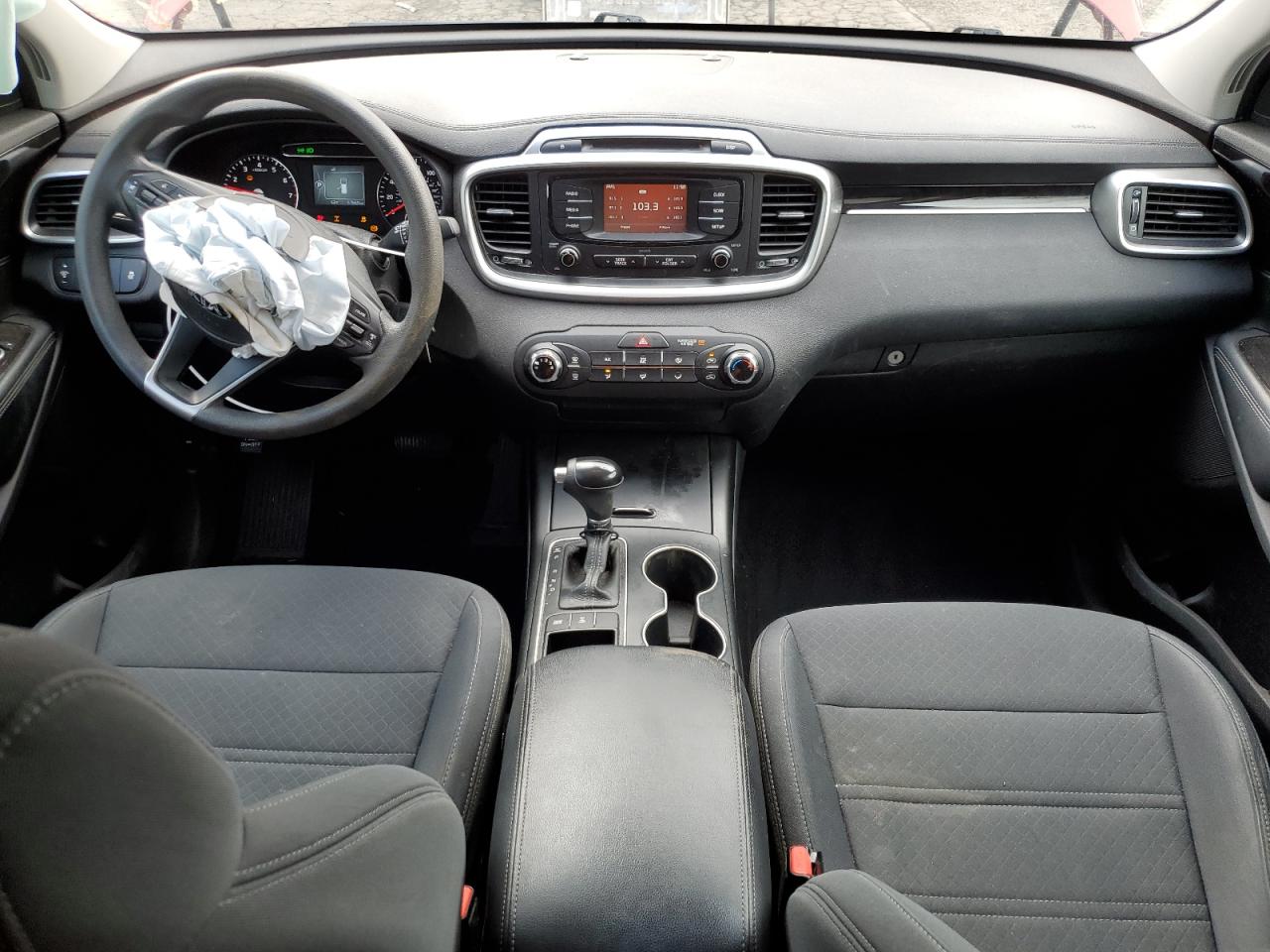 2017 Kia Sorento - Image 8