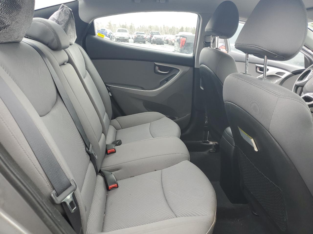 2013 Hyundai Elantra - Image 10