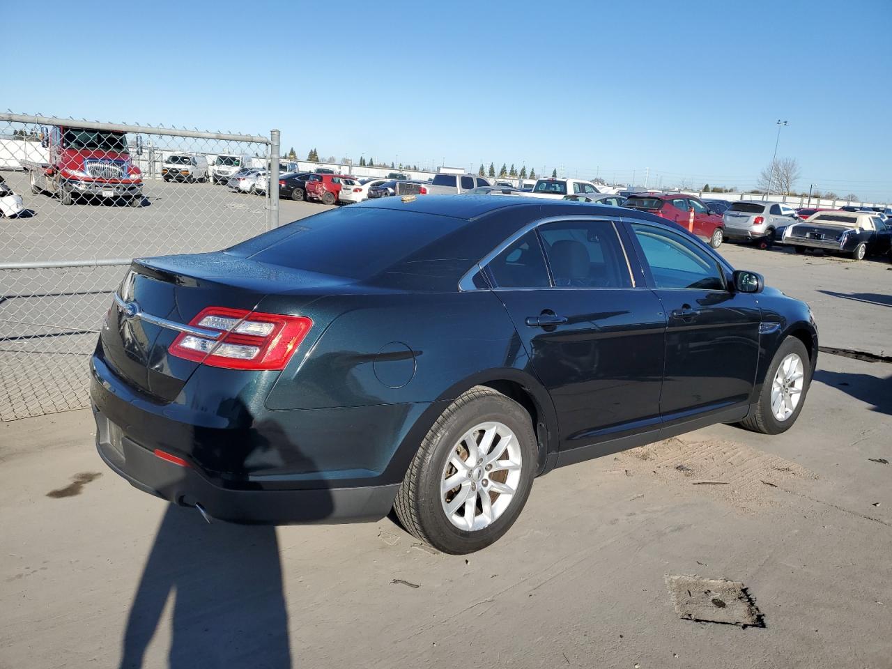 2014 Ford Taurus - Image 3