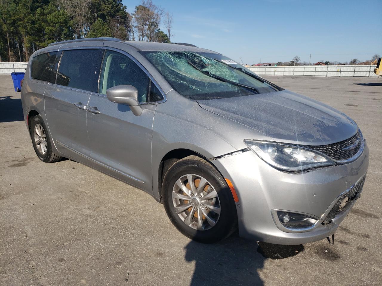 2019 Chrysler Pacifica - Image 4