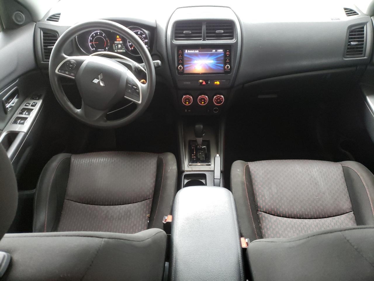 2018 Mitsubishi Outlander - Image 8
